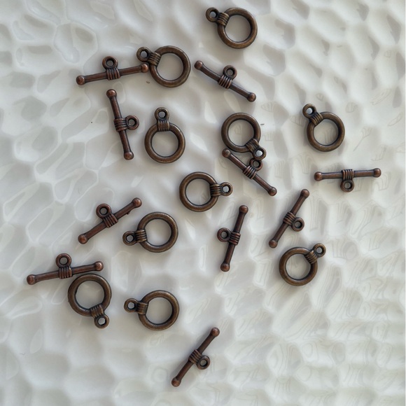 10 Toggle Clasp Findings, in Antique Copper Tone for Jewelry Craft Making - Picture 1 of 3
